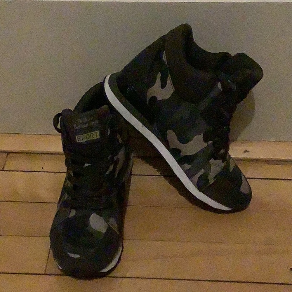 🍾 EUC NCNDB Women’s Fashion Camouflage SPORT Sneakers Sz 6.
